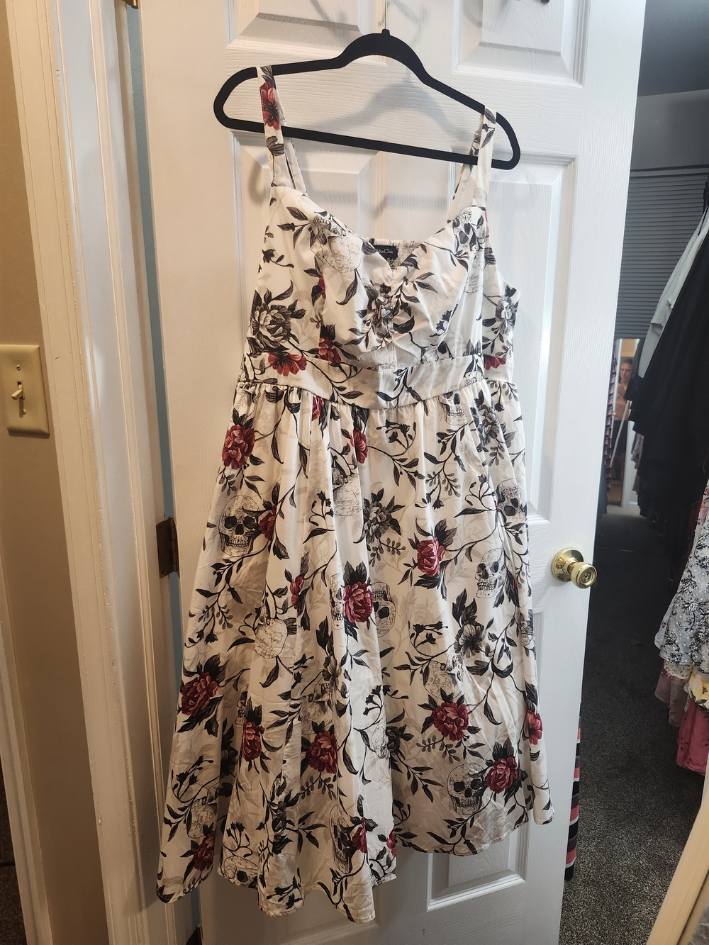 Torrid (Retro Chic) White Sundress with Red and Black Floral Print Torrid 3 = 3X